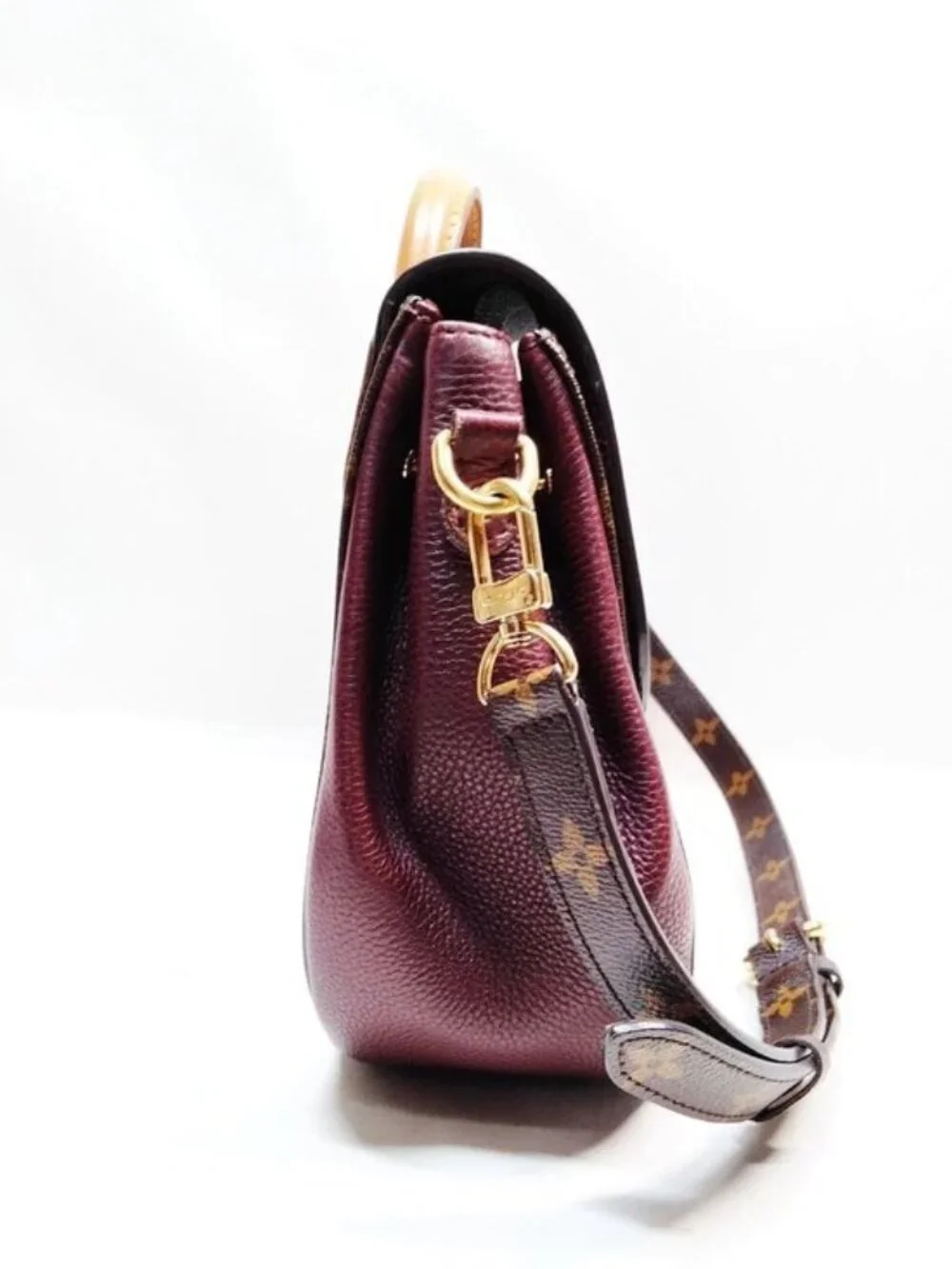 Authentic Louis Vuitton Eden MM Monogram Crossbody Satchel Shoulder Bag